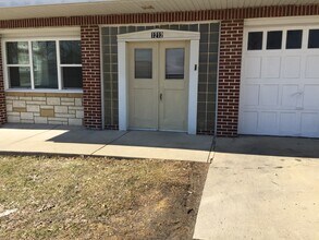 1212 Buffalo St, Unit 3 in Peru, IL - Building Photo - Building Photo