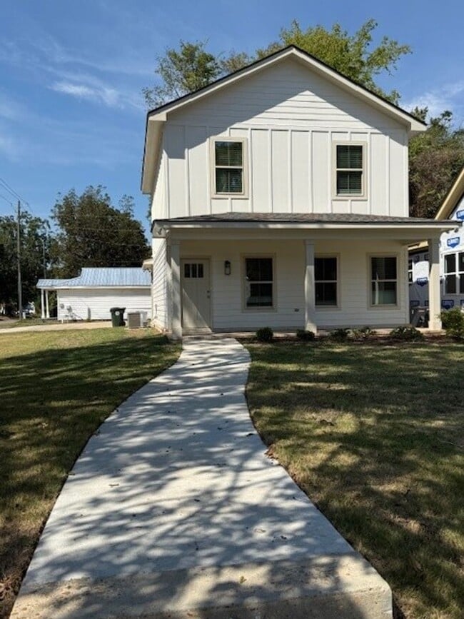 1524 3rd Ave