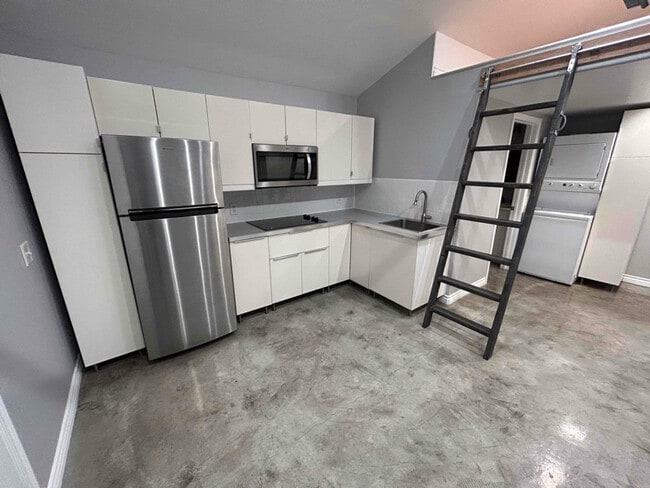 198 Madrona St in Chula Vista, CA - Building Photo - Building Photo