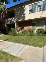 210 S Catalina Ave in Pasadena, CA - Building Photo