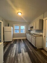 9913 Mt Auburn Ave in Cleveland, OH - Foto de edificio - Building Photo