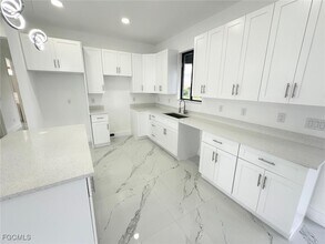 1043 Eisenhower Blvd in Lehigh Acres, FL - Building Photo - Building Photo