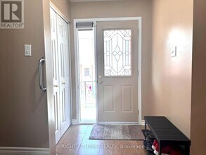 155 Springwater Dr in Ottawa, ON - Building Photo - Building Photo