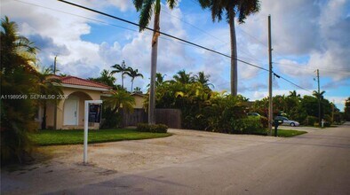 7048 SW 83rd Ct in Miami, FL - Building Photo - Building Photo