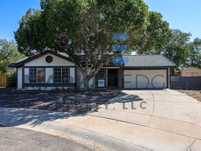 5727 W Villa Maria Dr in Glendale, AZ - Building Photo - Building Photo