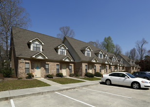 Magnolia Trace Townhomes in Greenville, NC - Building Photo - Building Photo