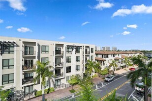 8265 NW 41st St in Doral, FL - Building Photo