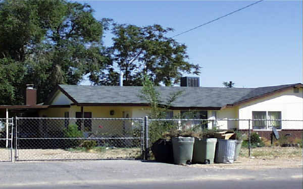 15900 Mesquite St in Hesperia, CA - Building Photo