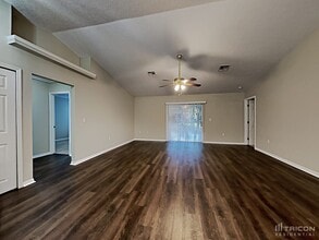 3233 Ambassador Ave in Spring Hill, FL - Building Photo - Building Photo
