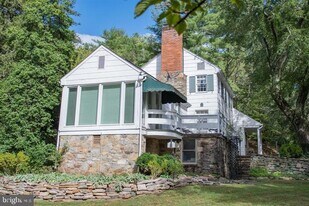 18279 Foundry Rd in Purcellville, VA - Building Photo