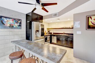 322 Hendricks Is, Unit 3 in Fort Lauderdale, FL - Foto de edificio - Building Photo