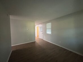 3709 Royal Wood Dr in Memphis, TN - Building Photo - Building Photo