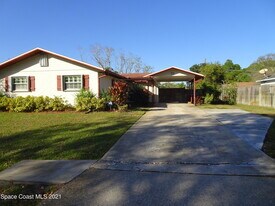 901 Fairhaven St NE in Palm Bay, FL - Building Photo