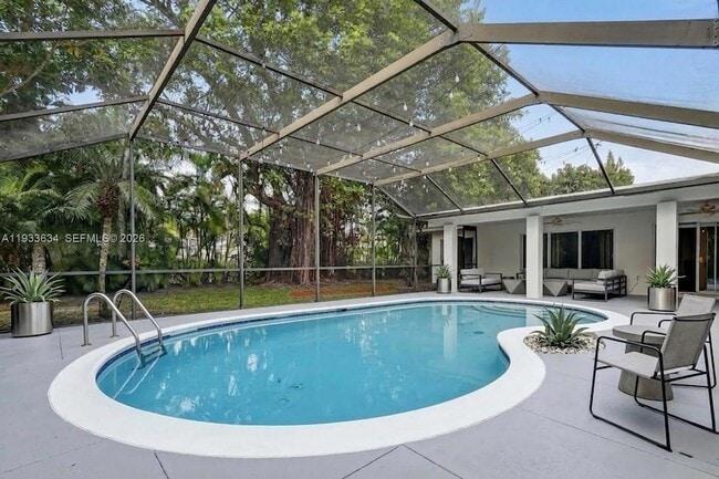 11890 SW 72nd Pl in Miami, FL - Building Photo - Building Photo