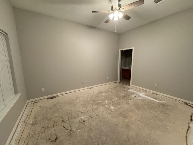 500 Shady Park Trail-Unit -500 Shady Park Trail in Hewitt, TX - Building Photo - Building Photo