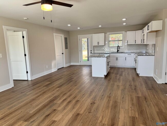 2716 Winchester Rd NW in Huntsville, AL - Building Photo - Building Photo