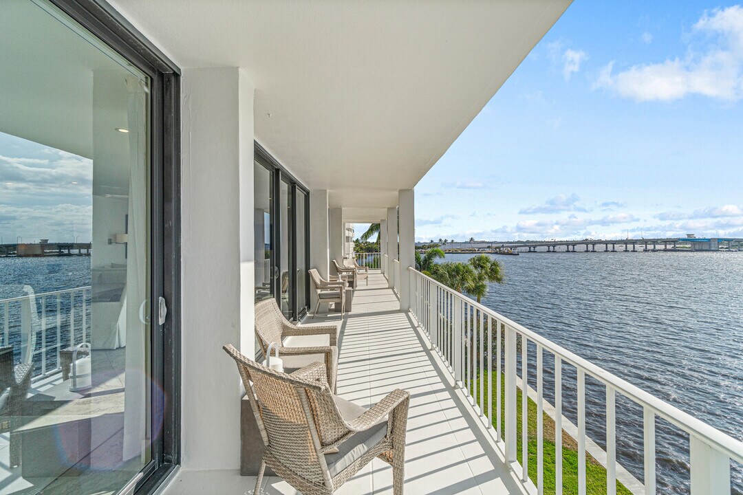 2784 S Ocean Blvd in Palm Beach, FL - Building Photo