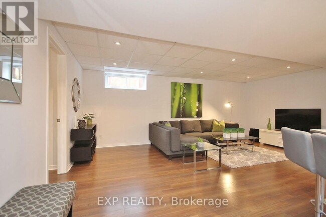 19 Summerwind Crescent in Ottawa, ON - Building Photo - Building Photo