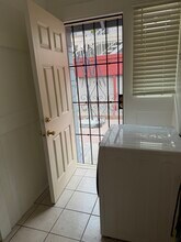 309 E Wilson Ave in Glendale, CA - Foto de edificio - Building Photo