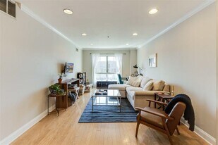 711 Clinton St in Hoboken, NJ - Building Photo