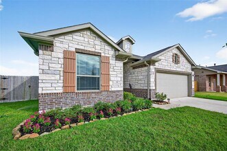 206 White Wing Ln in Sealy, TX - Building Photo - Building Photo