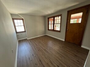 50 Johnson St in Middletown, CT - Foto de edificio - Building Photo
