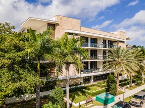 Palms on Venice in Fort Lauderdale, FL - Foto de edificio - Building Photo