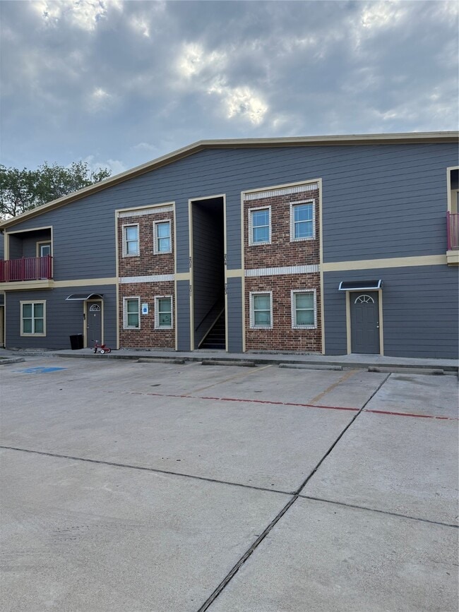 property at 716 Kolb Rd