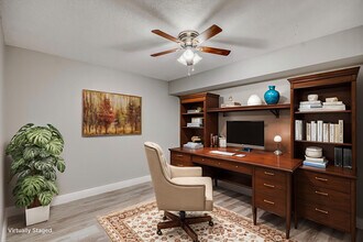1221 12th Ln in Palm Beach Gardens, FL - Building Photo - Building Photo