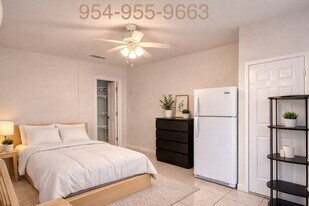 6281 Thomas St in Hollywood, FL - Building Photo