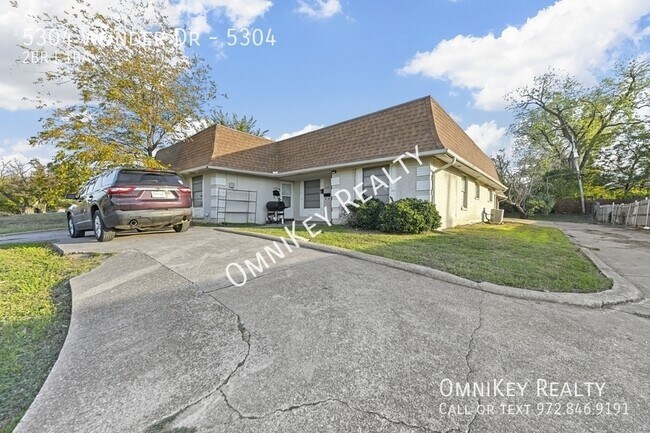 5304 Wonder Dr-Unit -5304 in Fort Worth, TX - Foto de edificio - Building Photo