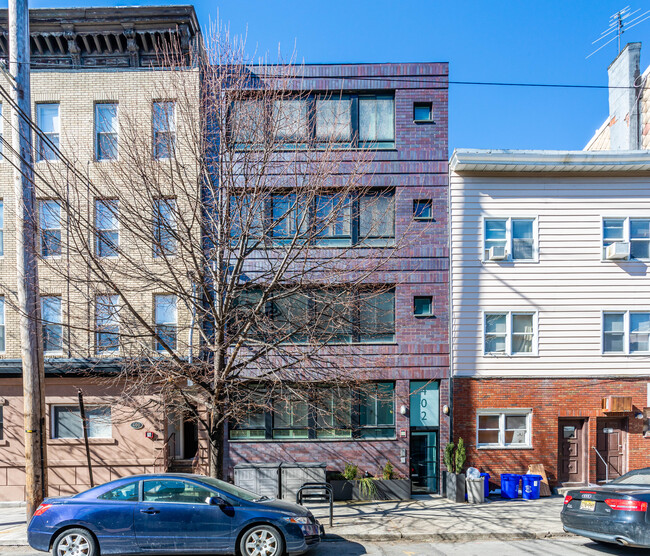 402 Madison St in Hoboken, NJ - Building Photo - Building Photo