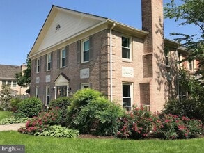 4054 Norbeck Square Dr, Unit B in Rockville, MD - Building Photo - Building Photo