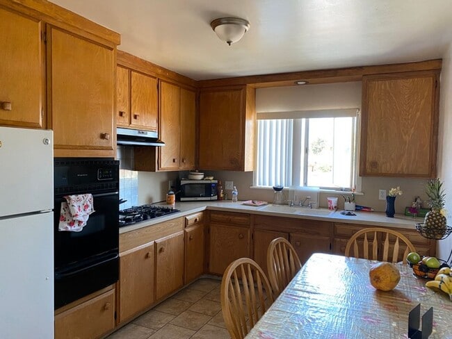 310 W Chapel St in Santa Maria, CA - Building Photo - Building Photo