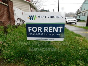54 Hunt Ave in Charleston, WV - Building Photo - Building Photo