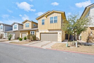 8904 Parker Ranch Cir in Austin, TX - Foto de edificio - Building Photo