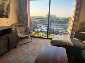 715 N Church St, Unit 601 in Charlotte, NC - Building Photo - Building Photo