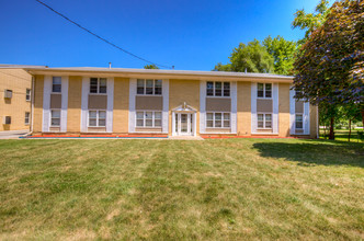 Sunrise Valley in West Des Moines, IA - Foto de edificio - Building Photo