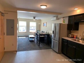 8 Elizabeth Ave in Bangor, ME - Building Photo - Building Photo