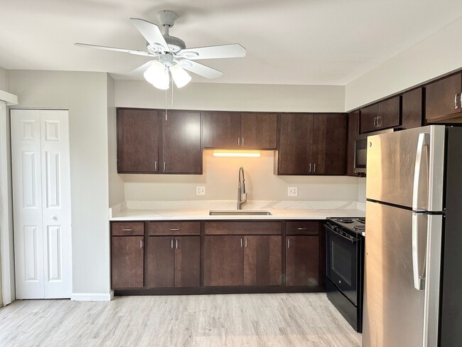 2028 Kevin Dr in Montgomery, IL - Building Photo - Building Photo