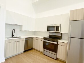 3312 N Halsted St in Chicago, IL - Building Photo - Building Photo