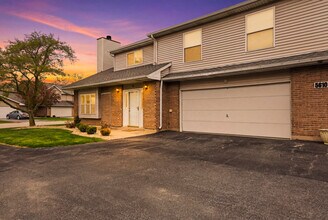 5610 W Von Ave in Monee, IL - Building Photo - Building Photo