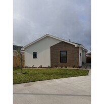 2100 E San Andrea St, Unit # 3 in Edinburg, TX - Building Photo