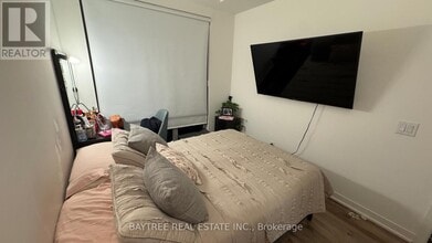 1808 St Clair Ave W in Toronto, ON - Building Photo - Building Photo