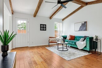 8221 Renton Dr in Austin, TX - Building Photo - Building Photo