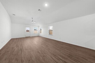 301 Capewood Dr in Terrell, TX - Building Photo - Building Photo