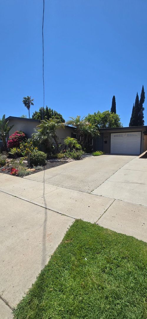 property at 4670 Derrick Dr