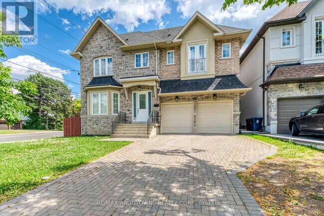 319 Holmes Ave in Toronto, ON - Building Photo - Building Photo