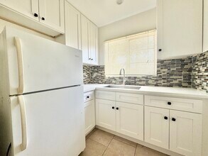 1209 S La Cienega Blvd in Los Angeles, CA - Building Photo - Building Photo