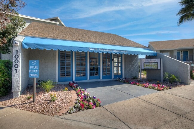 North Mountain Apartments in Phoenix, AZ - Foto de edificio - Building Photo